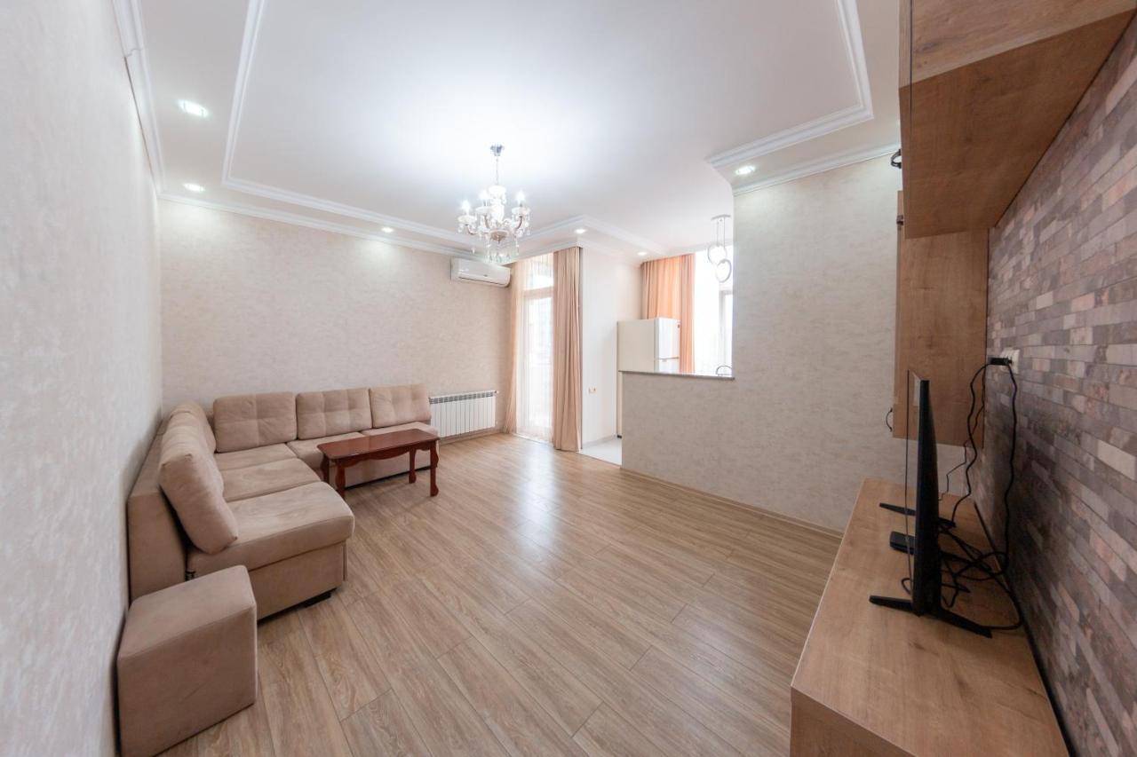 5 Apartment In One Boulding - Near Stadium Batumi Exterior photo