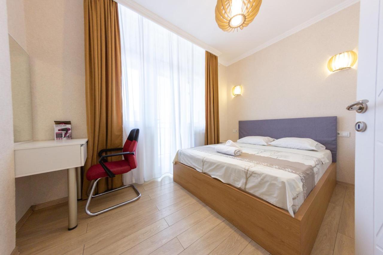 5 Apartment In One Boulding - Near Stadium Batumi Exterior photo