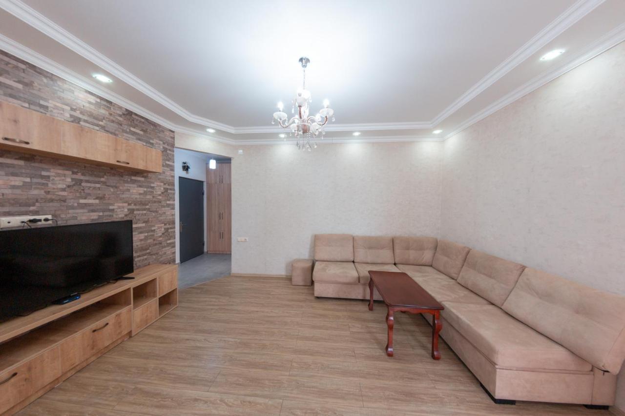 5 Apartment In One Boulding - Near Stadium Batumi Exterior photo